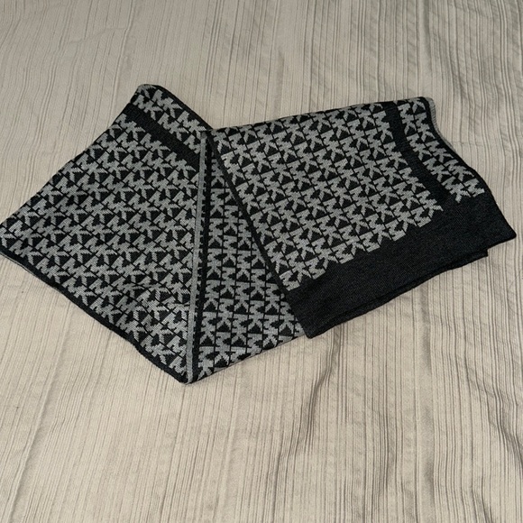 MICHAEL Michael Kors Accessories - Michael Kors knit scarf